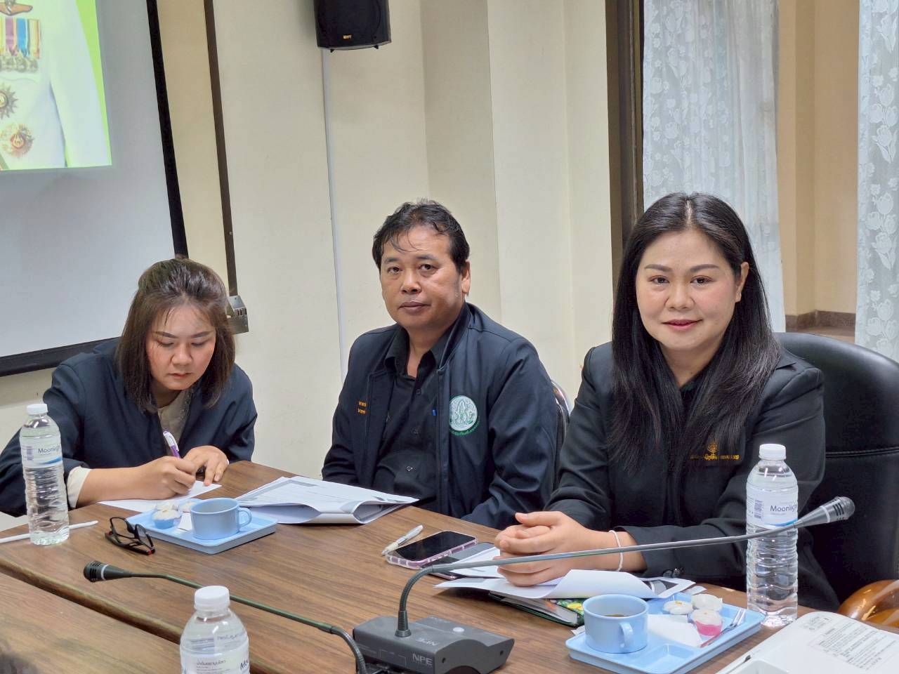 title - ผู้ตรวจราชการ ส.ป.ก. ประชุมตรวจราชการและติดตามความก้าวหน้าผลการดำเนินงานตามแผนการตรวจราชการของผู้ตรวจราชการสำนักงานการปฏิรูปที่ดินเพื่อเกษตรกรรม ประจำปีงบประมาณ พ.ศ. 2569 รอบที่ 1 เขตตรวจราชการที่ 12 จังหวัดมหาสารคาม 